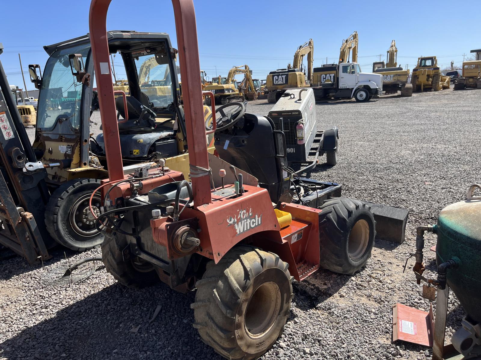 ./imagenes/INVOICE/2019/16791/ZANJADORA DITCH WITCH RT40 (3).JPG